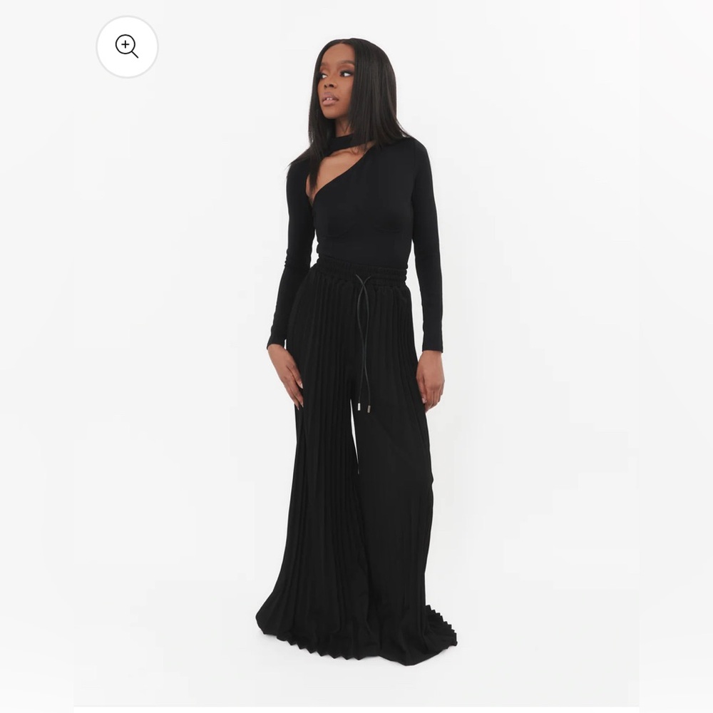 Tracey Pleated Pants in Black